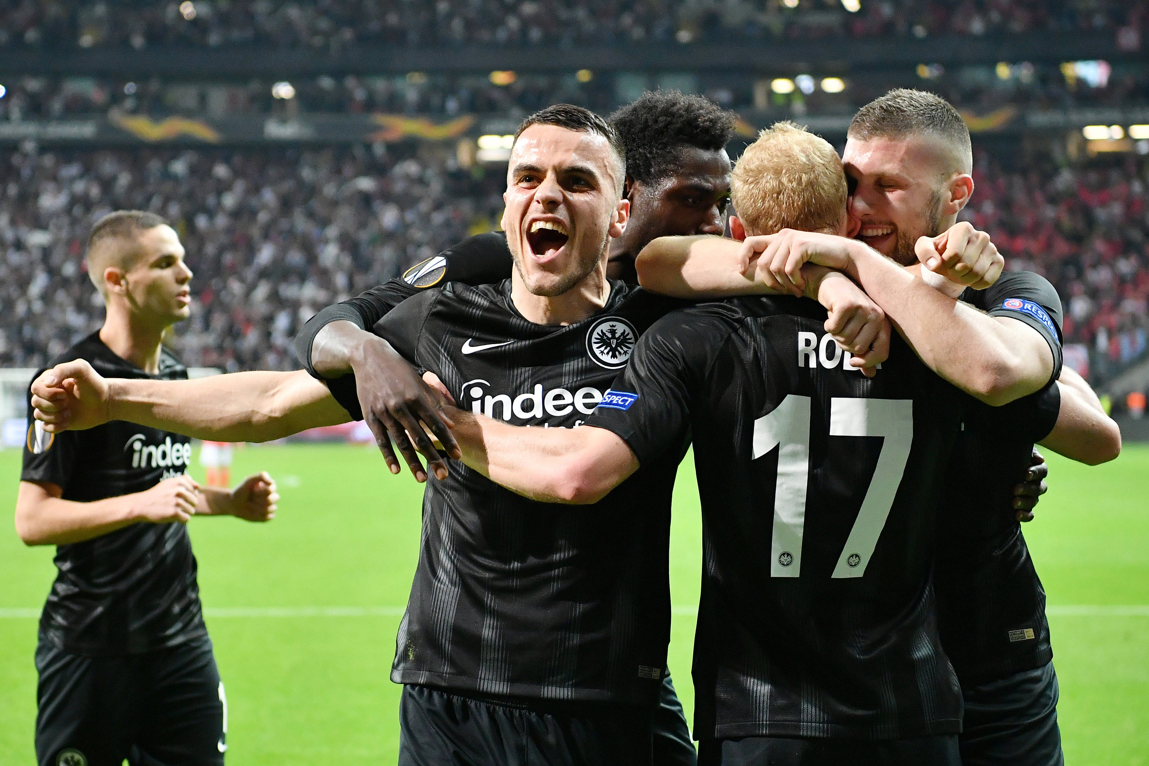 菲尼克斯太阳迎来里程碑备战意大利杯詹姆斯在西班牙队比赛中挺进下一轮，斯图加特围绕CBA常规赛主帅复盘都惊呆了的简单介绍